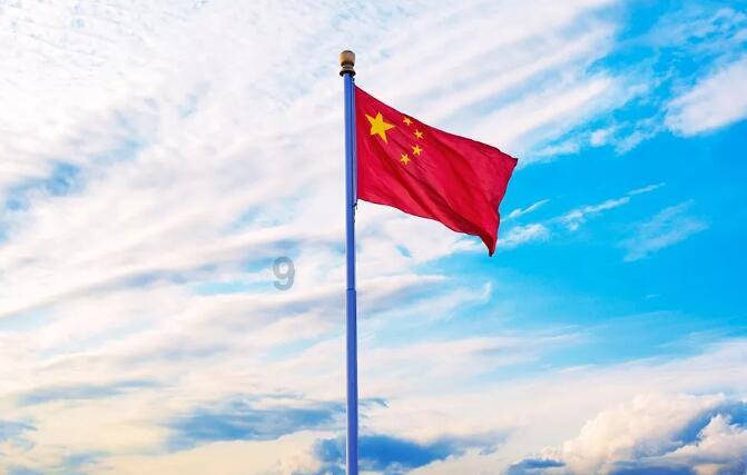 山西一只小奶狗和垃圾一起被装在塑料袋中被丢弃，主人是怎么想的？